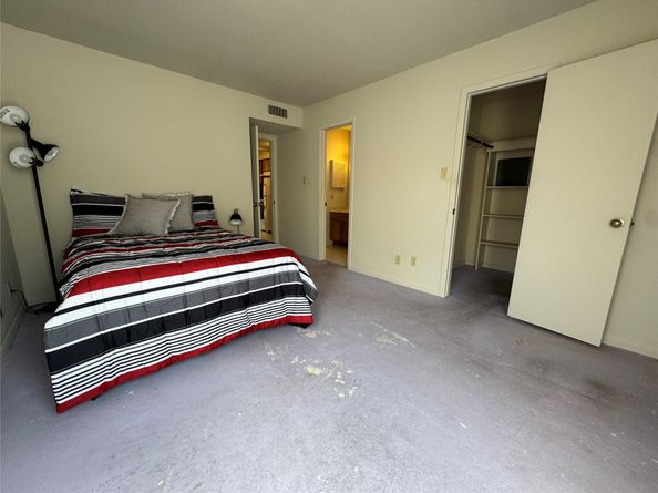 16111 Aspenglenn Drive 502, Houston TX 77084