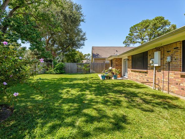 15718 Havenhurst Drive, Houston TX 77059