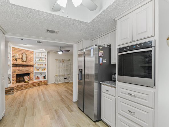 15718 Havenhurst Drive, Houston TX 77059