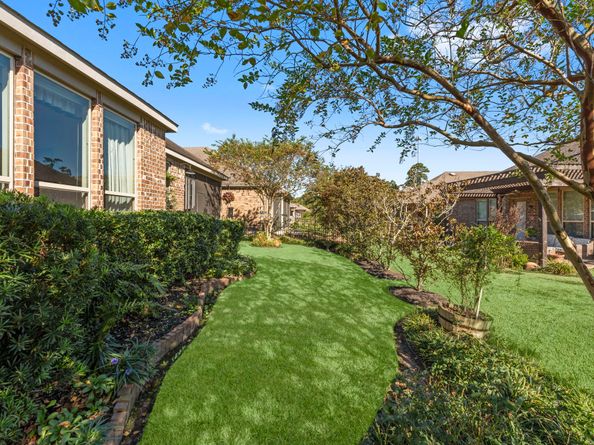 253 Palomino Court, The Woodlands TX 77382