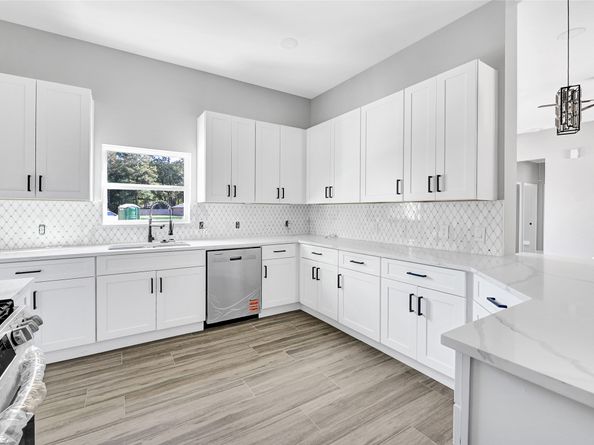 2431 Forum Ct, New Caney TX 77357