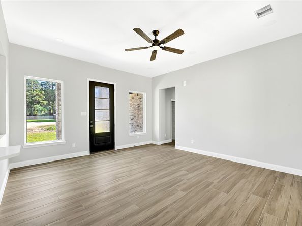 2431 Forum Ct, New Caney TX 77357