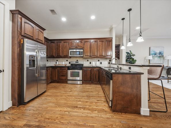 937 W 21st Street, Houston TX 77008