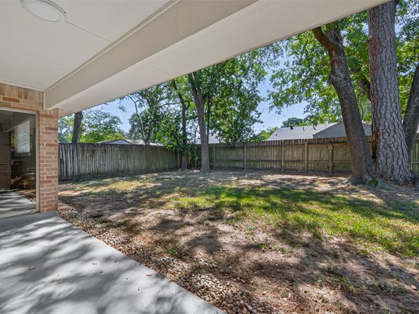 9611 Thistle Trail Drive, Houston TX 77070