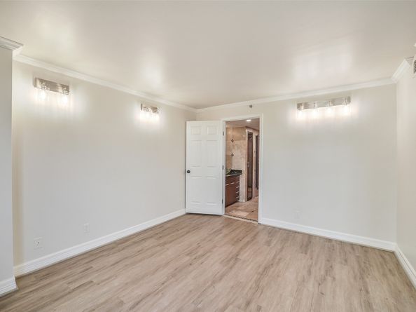 3525 Sage Road 515, Houston TX 77056