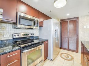 3525 Sage Road 515, Houston TX 77056