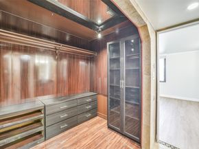 3525 Sage Road 515, Houston TX 77056