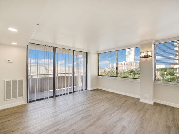 3525 Sage Road 515, Houston TX 77056