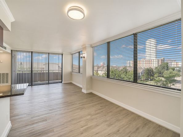 3525 Sage Road 515, Houston TX 77056