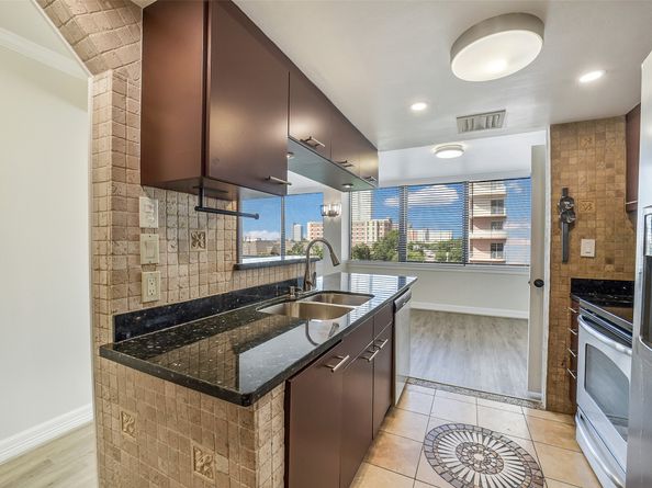 3525 Sage Road 515, Houston TX 77056