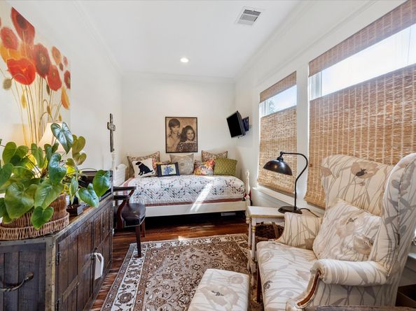 1111 W Gardner Street, Houston TX 77009
