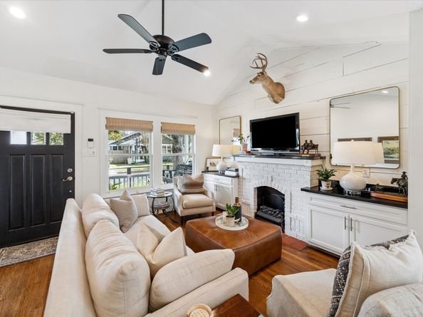 1111 W Gardner Street, Houston TX 77009