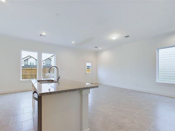 6404 Pregonero Lane, Houston TX 77048
