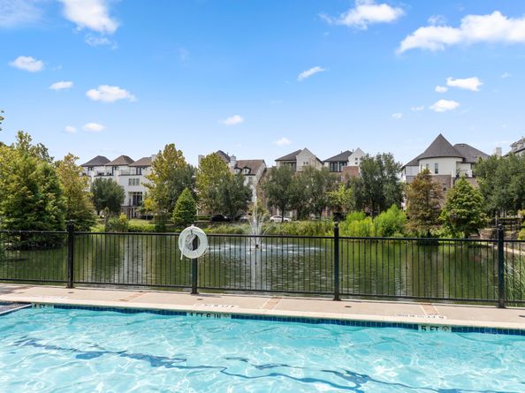 2032 S Fannin Station S, Houston TX 77045