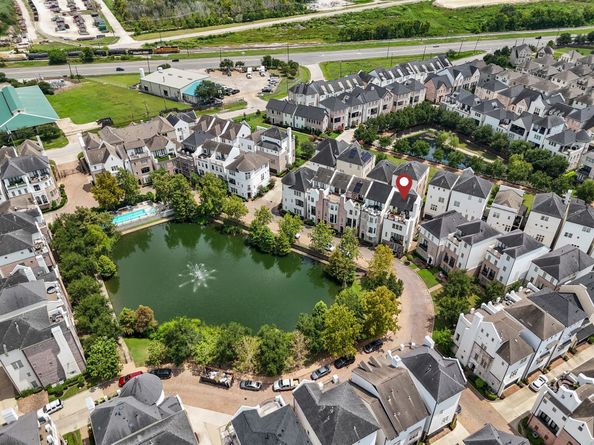 2032 S Fannin Station S, Houston TX 77045
