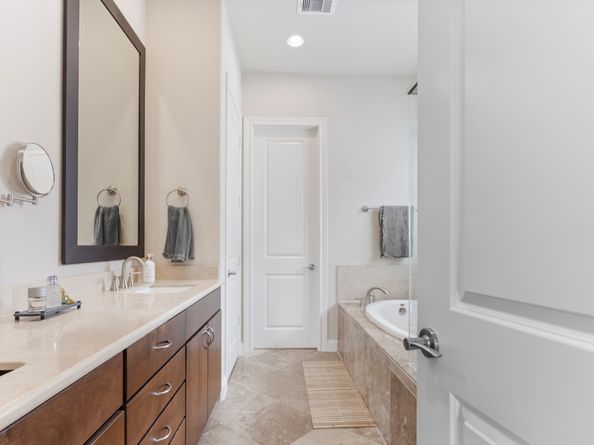 2032 S Fannin Station S, Houston TX 77045