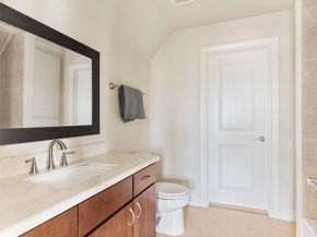 2032 S Fannin Station S, Houston TX 77045