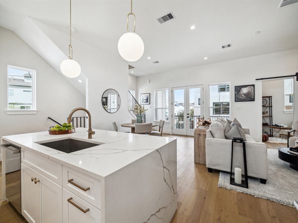 2220 Dennis Street, Houston TX 77004