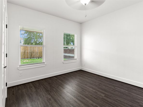 2202 Hoskins Drive, Houston TX 77080