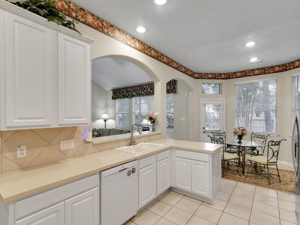 10 Clarewood Court, The Woodlands TX 77385