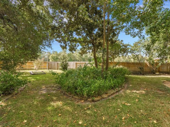 10 Clarewood Court, The Woodlands TX 77385
