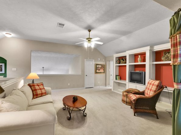 10 Clarewood Court, The Woodlands TX 77385