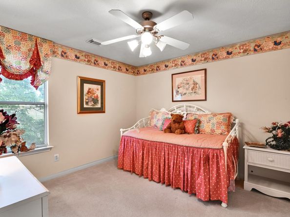 10 Clarewood Court, The Woodlands TX 77385