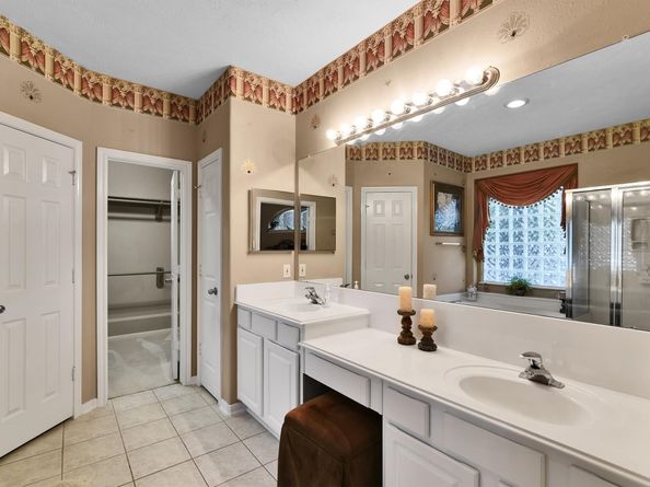 10 Clarewood Court, The Woodlands TX 77385