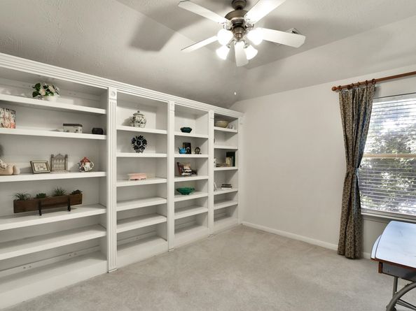 10 Clarewood Court, The Woodlands TX 77385