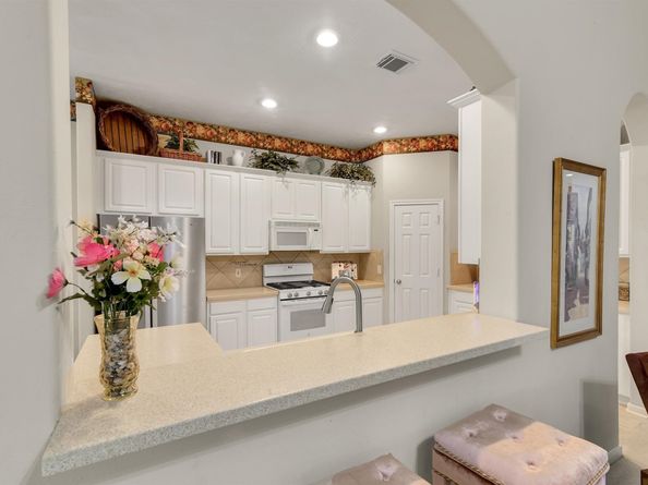 10 Clarewood Court, The Woodlands TX 77385