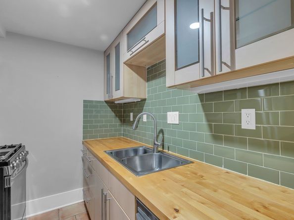 2608 Hopkins Street, Houston TX 77006