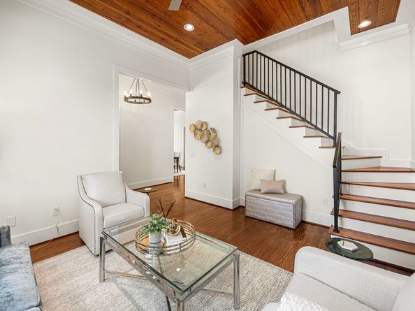 405 Welch Street, Houston TX 77006