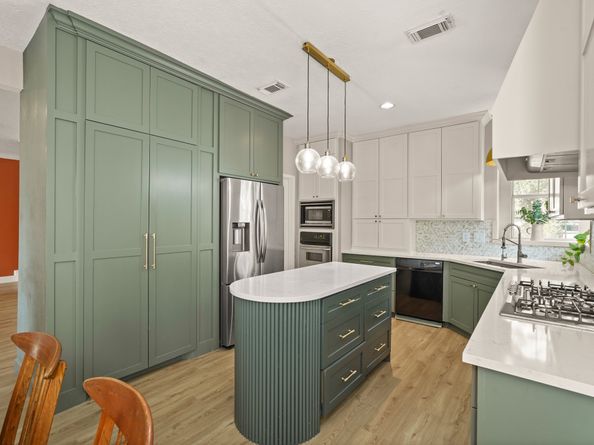 1017 Oak Knoll Court, Sugar Land TX 77498
