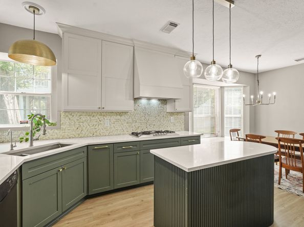 1017 Oak Knoll Court, Sugar Land TX 77498
