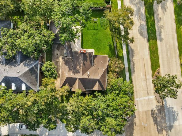 1017 Oak Knoll Court, Sugar Land TX 77498