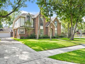 1017 Oak Knoll Court, Sugar Land TX 77498