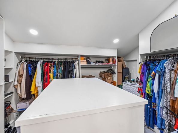 5122 Glenmeadow Drive, Houston TX 77096