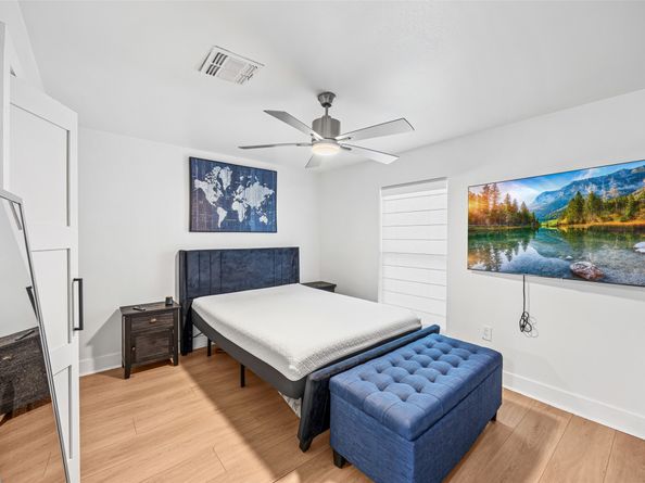 5122 Glenmeadow Drive, Houston TX 77096
