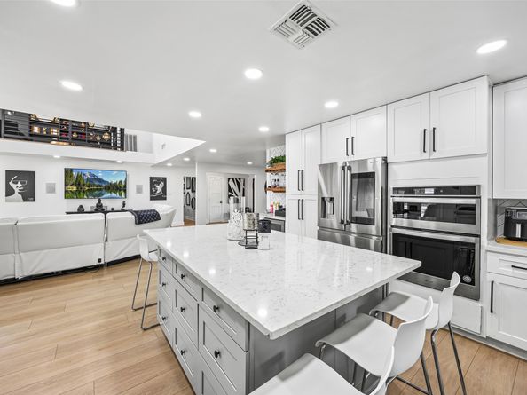 5122 Glenmeadow Drive, Houston TX 77096