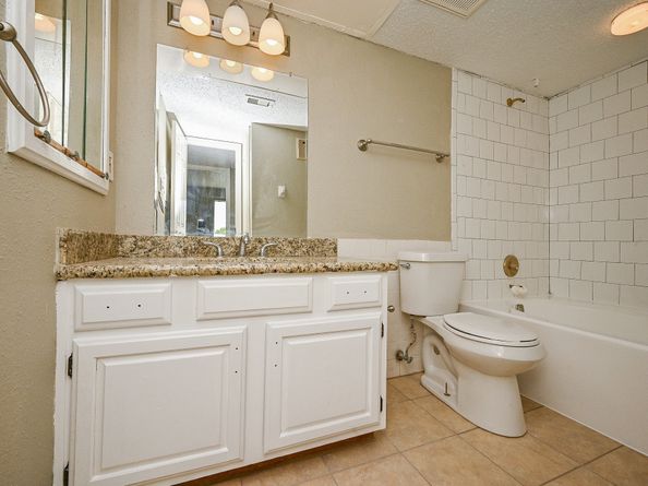2826 S Bartell Drive 37, Houston TX 77054