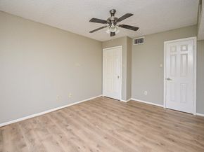 2826 S Bartell Drive 37, Houston TX 77054