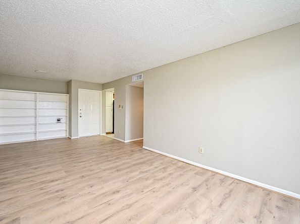 2826 S Bartell Drive 37, Houston TX 77054