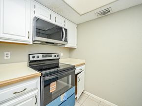 2826 S Bartell Drive 37, Houston TX 77054