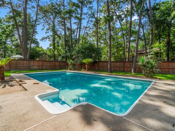 6 Fairmeade Bend Drive