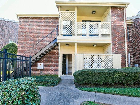 2121 El Paseo Street 1805, Houston TX 77054