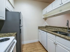 2121 El Paseo Street 1805, Houston TX 77054