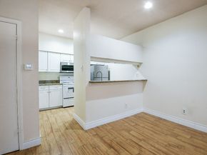 2121 El Paseo Street 1805, Houston TX 77054