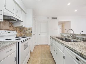 5807 Beverlyhill Street 23, Houston TX 77057