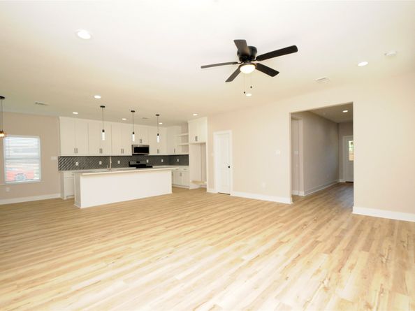 8203 Gladstone Street, Houston TX 77051