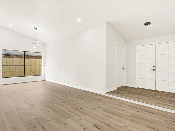 6703 Casablanca Drive, Houston TX 77088